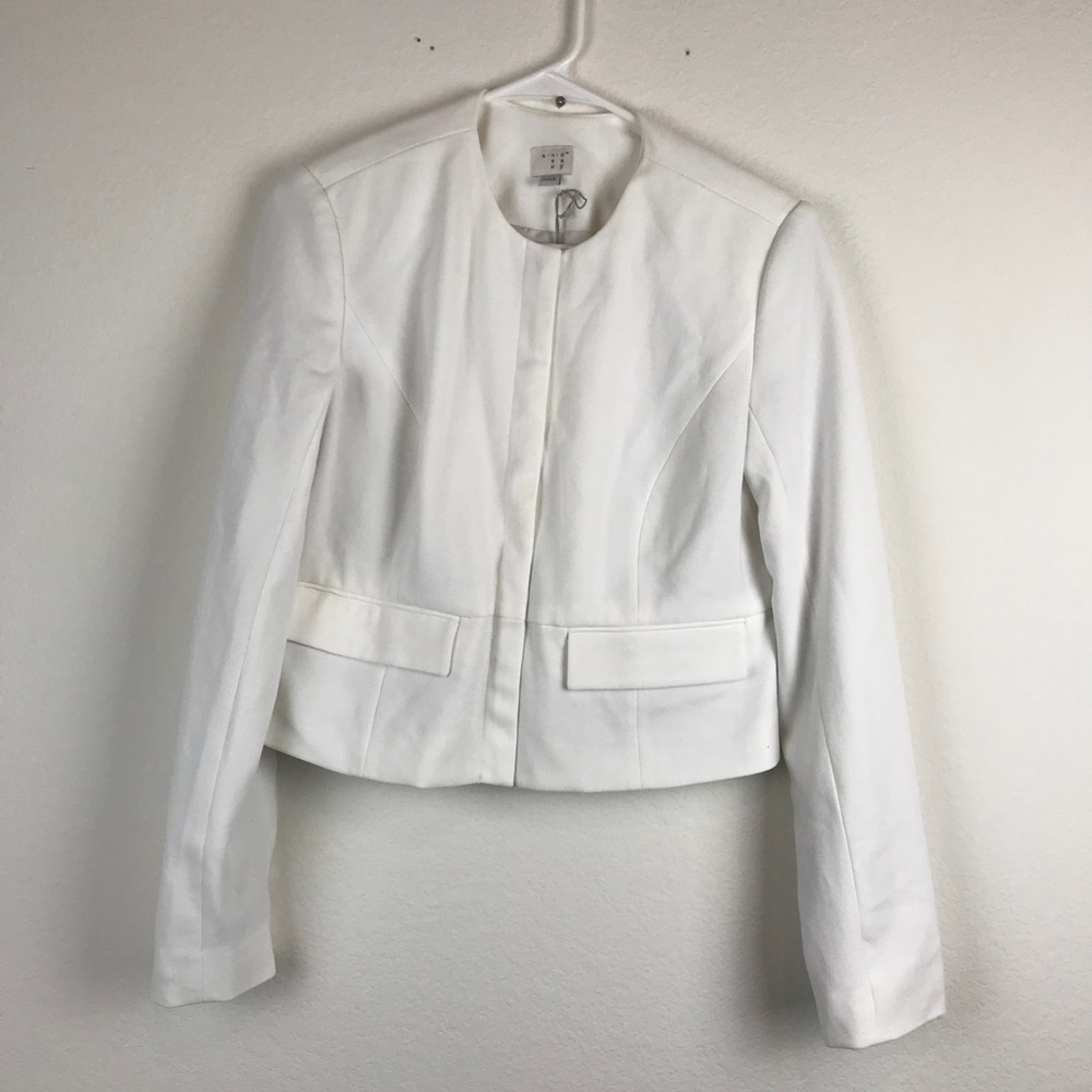 Women’s White Blazer, NWT, Size 4 - Picture 1 of 8